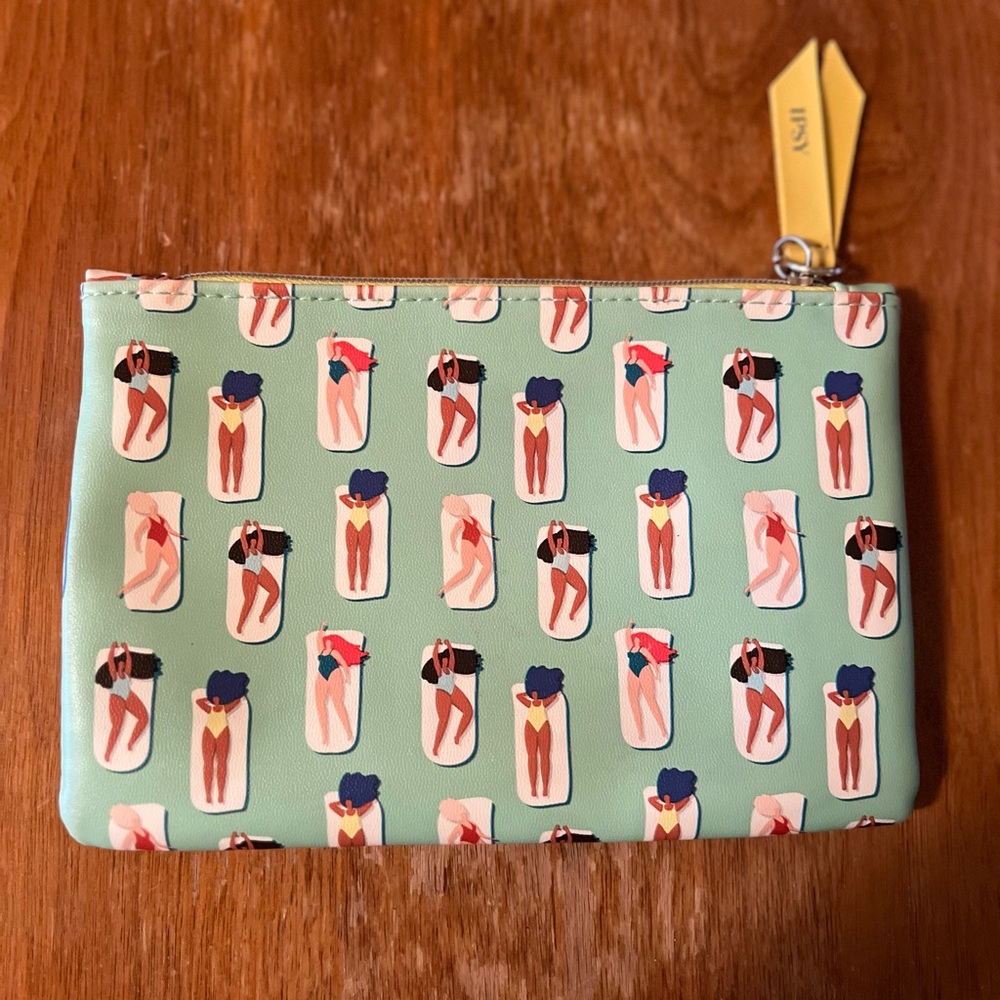 IPSY Sunbathers Makeup Pouch